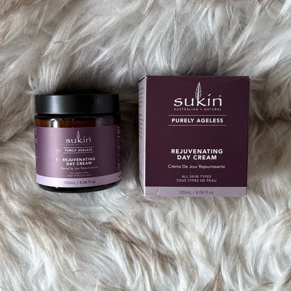 Rejuvenating Day Cream - Picture 4 of 7